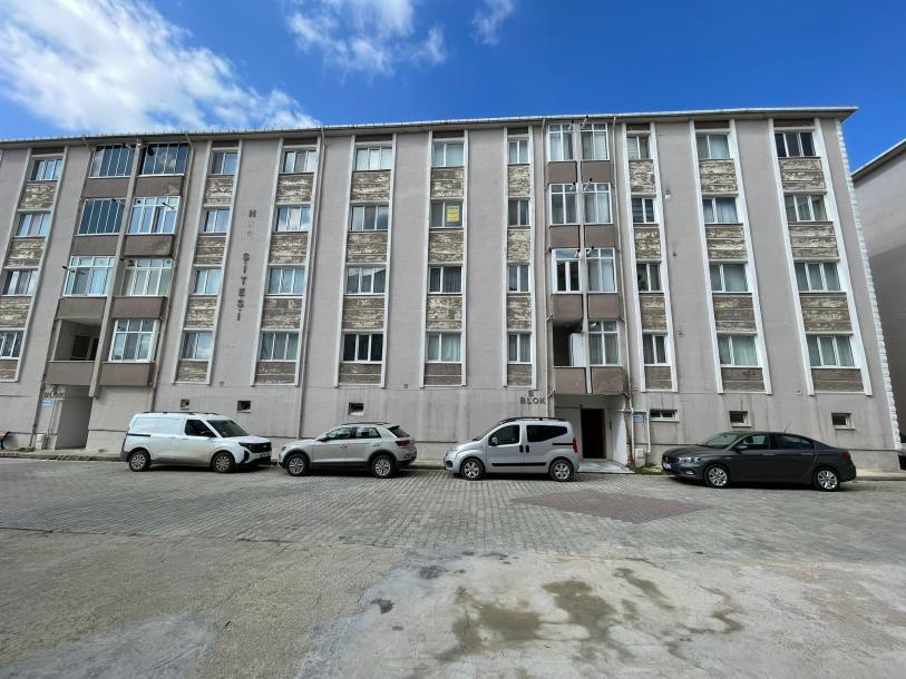 PINARHİSAR ÇARŞI PTT YANI KİRALIK 3+1 DAİRE ARAKAT:2-1