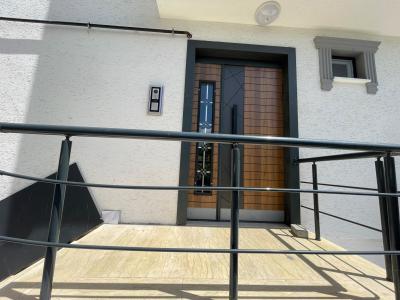 LÜLEBURGAZ DA SATILIK 2+1 ARAKAT SIFIR DAİRE CADDE CEPHE 100 M2