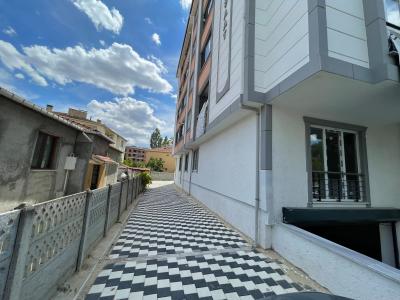 LÜLEBURGAZ DA SATILIK 2+1 ARAKAT SIFIR DAİRE CADDE CEPHE 100 M2