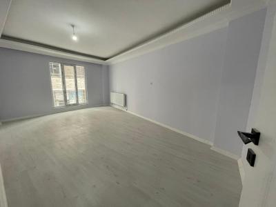 PINARHİSAR ÇARŞIDA SATILIK 3+1 SIFIR ARA KAT DAİRE