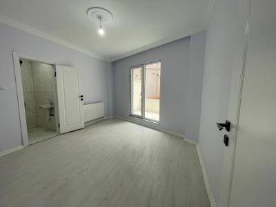 PINARHİSAR ÇARŞIDA SATILIK 3+1 SIFIR ARA KAT DAİRE