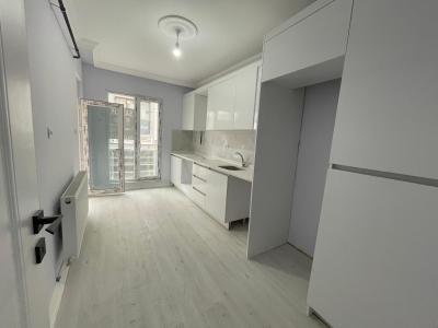 PINARHİSAR ÇARŞIDA SATILIK 3+1 SIFIR ARA KAT DAİRE