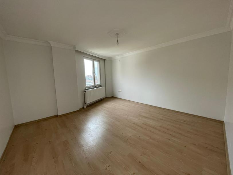 PINARHİSAR ÇARŞI MERKEZDE SATILIK BÜYÜK 2+1 DAİRE-10