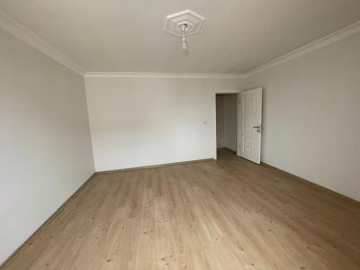 PINARHİSAR ÇARŞI MERKEZDE SATILIK BÜYÜK 2+1 DAİRE